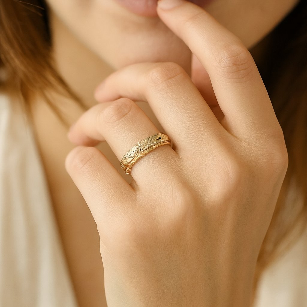 Guldblomst ring inspireret af antikken